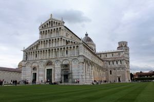Exterior de la catedral de Pisa
